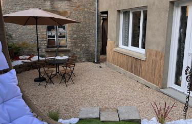 Beau Loft room proche mont saint Michel jaccuzi illimité en plein centre Avranches - Foto 5