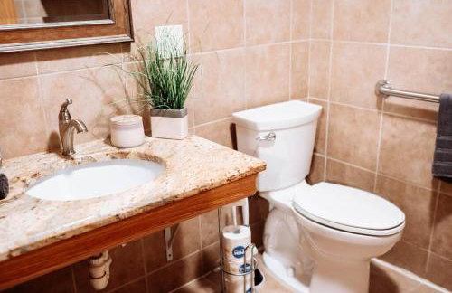 Spacious Five-Bedroom Bliss - Foto 9