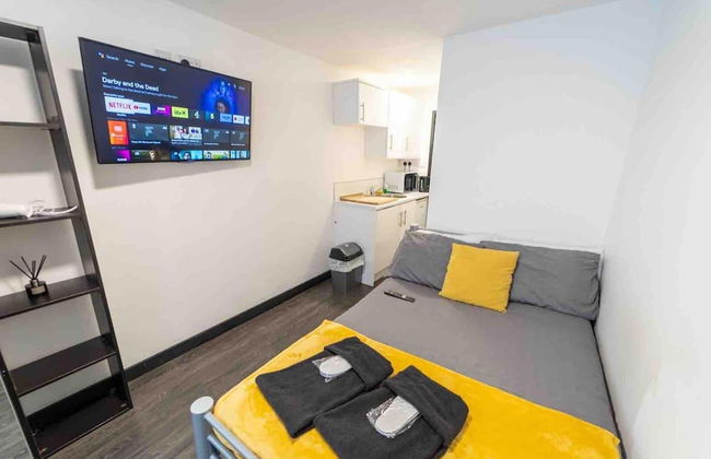 Cosy Ensuite Style Studio Close to University! - Photo 1