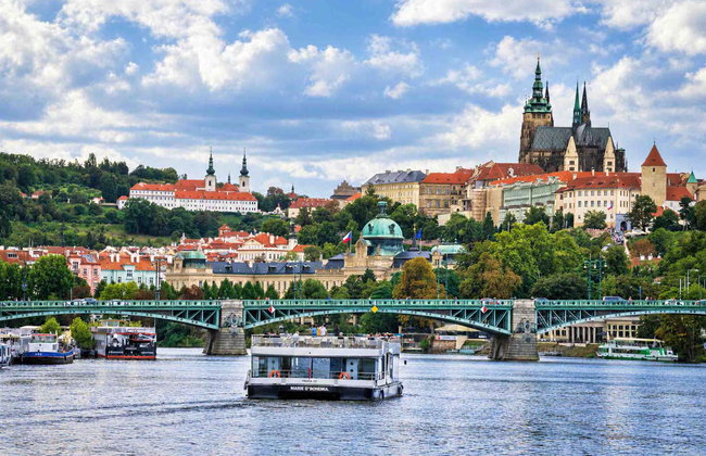 Paseo en barco por Praga - Foto 2