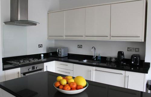 Beautiful 4B.2Ba House + office - Foto 18