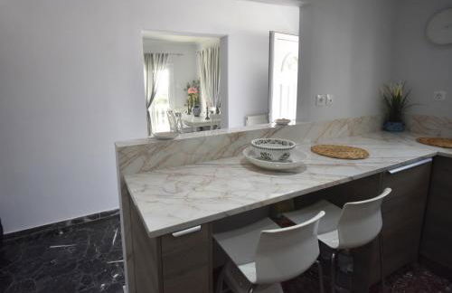 VillaVita Modern 3BR,Garden & BBQ, Walk to Beach - Foto 9