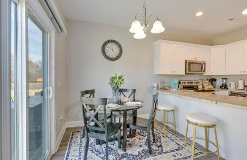 Stay and Play Spacious Concord Townhome Near Uptown - Foto 12