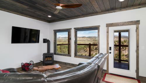 Overlook Cabin. Romantic Views Fire Pit/Hot Tub & Zion Adventure - Foto 3