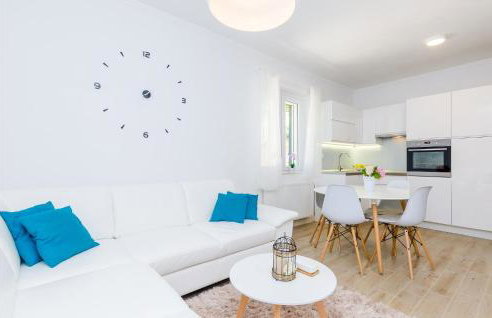 Beautiful Home In Gromaca With Wifi - Photo 39