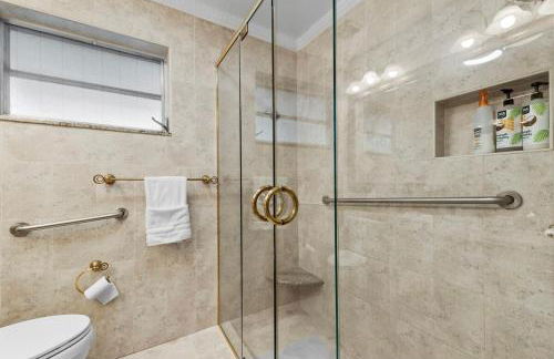 Large 12 Guest Home w Pool, Hollywood FL - Foto 19