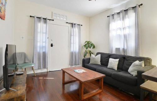 Fabulous Franklin 2BD steps from St Claude Ave - Foto 2