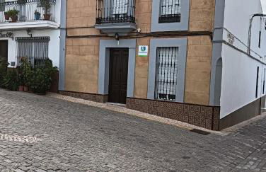 Charming house with mountain view in Encinasola, fireplace - Photo 1