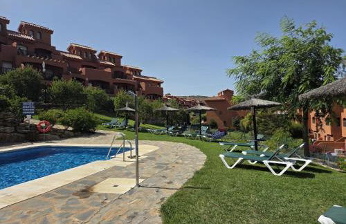 Sea View Penthouse Apartment with Hot Tub - Casa Bella Vista, Buenas Noches , Estepona - Photo 53