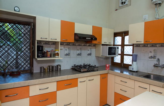 OYO 12830 Home Charming 3BHK Villa Airport Road - Foto 16