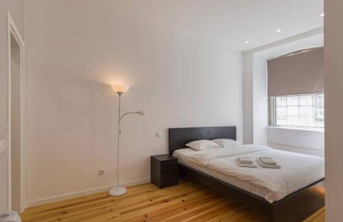 Central Lisbon Flat by Pink St - Photo 38