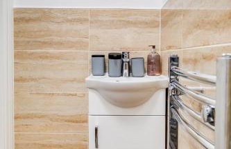 Contractors Retreat 3 bedroom house, sleeps up to 7, free parking - Foto 35