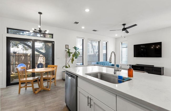 Stunning 3BR Desirable Austin Location - Foto 13
