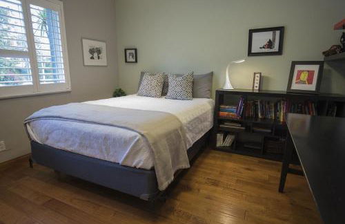 Artistic Resort Like Home with Pool - Photo 17