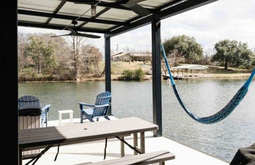 Luxury Lake LBJ Waterfront Home with Hot Tub and Boat Slip - Foto 30