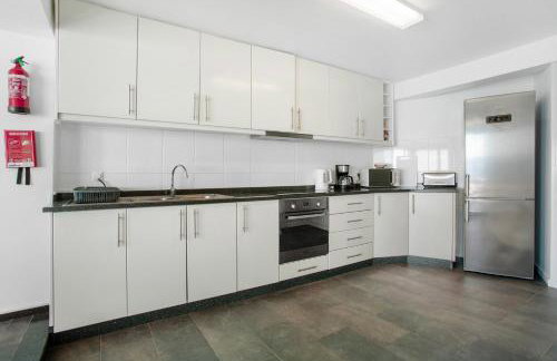 The Wave House - Seaside Haven - Photo 17