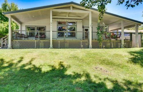 Waterfront Shady Cove Home with Fishing Deck! - Foto 34