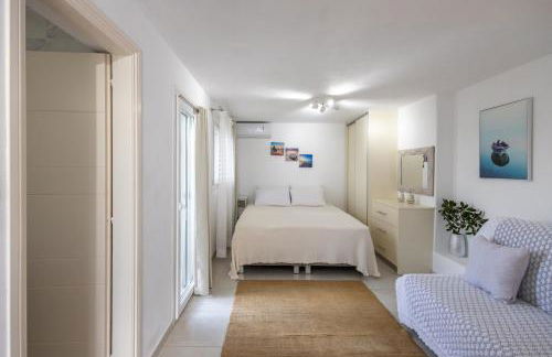 Lydia's West Apartment - Photo 10