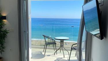 Playa Malagueta Vistas frontal al mar con 2 dormitorios - Photo 5