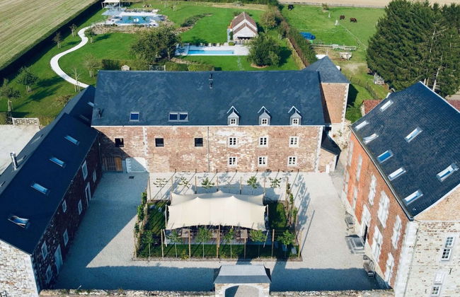Splendid Castle in Perwez-haillot With Sun-loungers - Photo 32