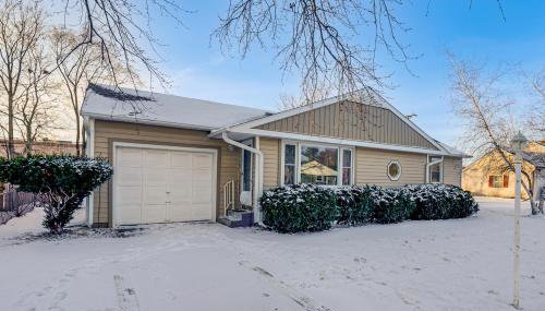 5 Mi to Dtwn Rockford Pet-Friendly Home with Yard! - Foto 3