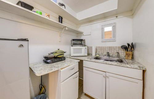 8 Mi to Beach! Miramar Guest Suite with Pool Access - Photo 3