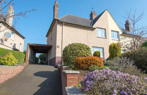Park Road Holiday Home - Spacious 3 bedroom house with garden near Edinburgh - Photo 1
