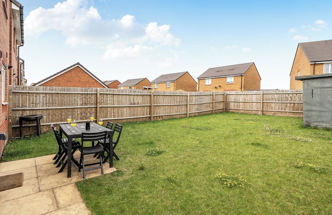 Cozy 4 Bedroom Home in Walsall, Free Parking, EVC, WIFI, 30 days 10 percent off - Foto 32