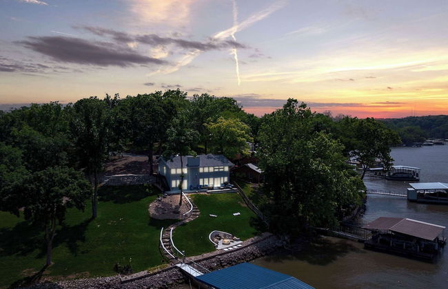 For the View Lakeside Launchpad! Great Location - Foto 29