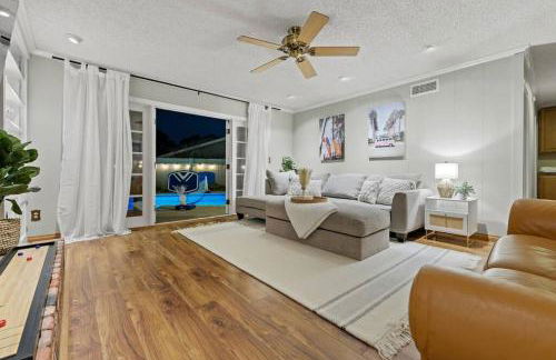 Majestic Lux Home with Heated Pool and Spa! - Foto 35