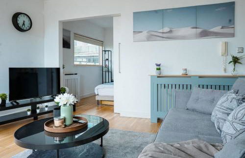 Chic 2BR City Centre Balcony Near Victoria St - Foto 13