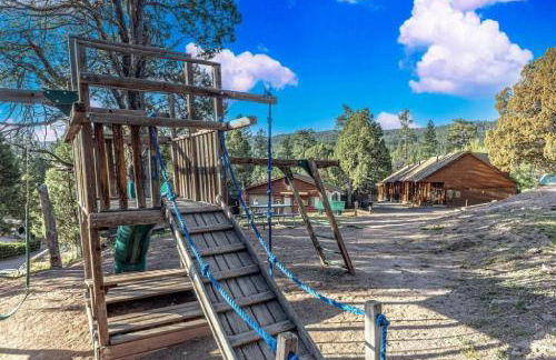 Cabin#2 Elk Hallow - Pet Friendly - Sleeps 6 - Playground & Game Room - Foto 19