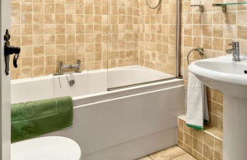 The Old School - Photo 17