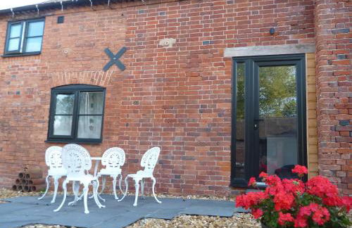 White House Farm Cottages - Photo 22