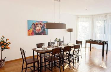 Luxuriöse Ferienvilla mit Garten, Gaming Zone & Netflix - Foto 4