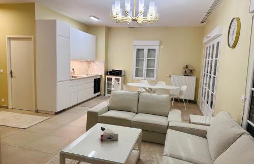 Family's house - Villa proche de la vallée village et Disneyland paris ,2 parkings, air condition - Foto 6