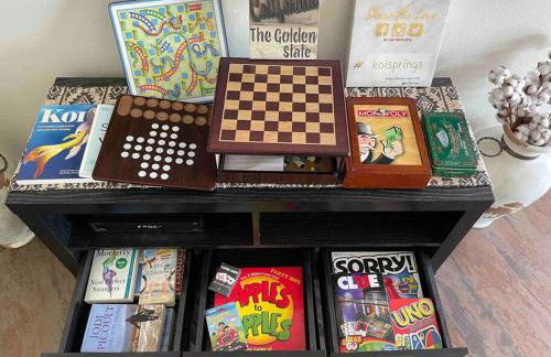 Mineral Saltwater Solar heated Pool & Spa Oasis with mountain views and Koi pond - Foto 23