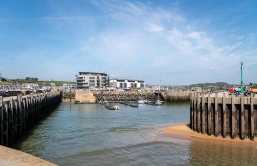 NEW Beachfront Apartment slps 4, West Bay, Dorset - Photo 5