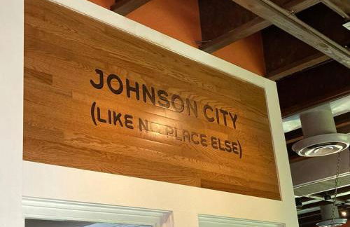 Farmhouse with game room, fire pit and creek - Foto 21