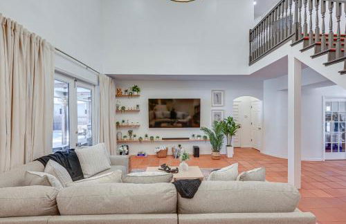 Exciting Valrico Villa with Private Pool and Game Room - Foto 4