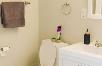 Central 2BR Private Stay Near Airport & Cafés - Foto 10