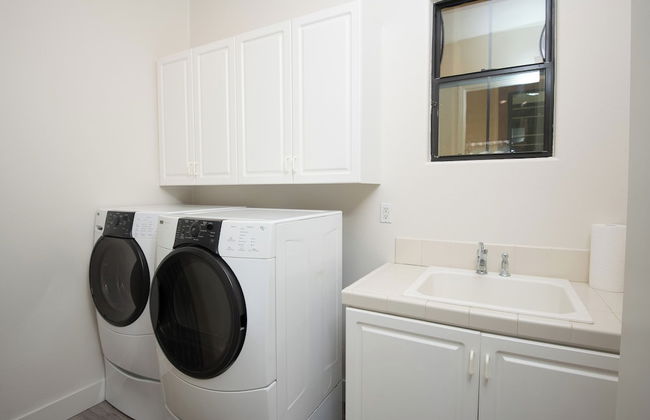 Luxury Resort Style Living w/ Pool & Jacuzzi - Foto 22