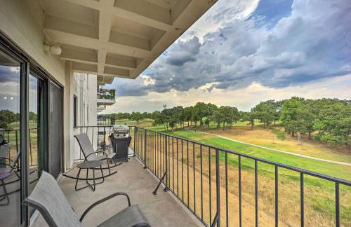 Golf Course and Lake Views Cozy Afton Condo! - Foto 31