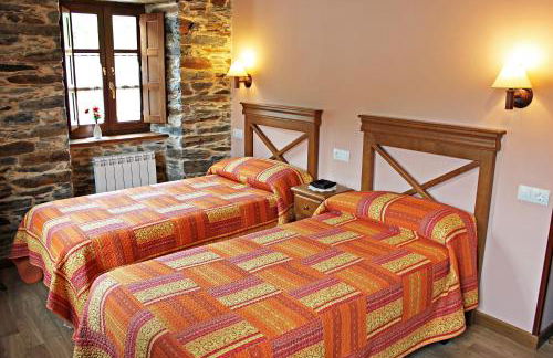 Apartamentos El Llago - Photo 9