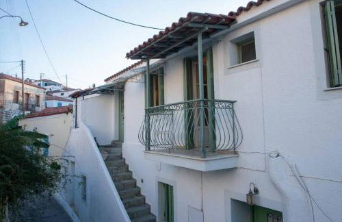 Nadia's Place - Photo 4