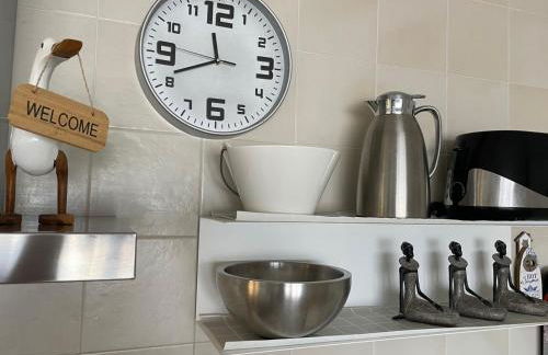 MY OCEAN HOME !!! Breathtaking location, Steps to the ocean, Spacious sea view, Fully Equipped and Well-Furnished with Private Entrance and High-Speed Fiber Optic Internet - Photo 41