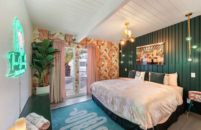 The Beverly - Photo 5