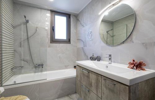 Chris and Stratos villa with private ecologic pool and kid's playground! - Foto 46