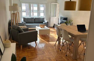 Piso reformado centro de Oviedo - Foto 1