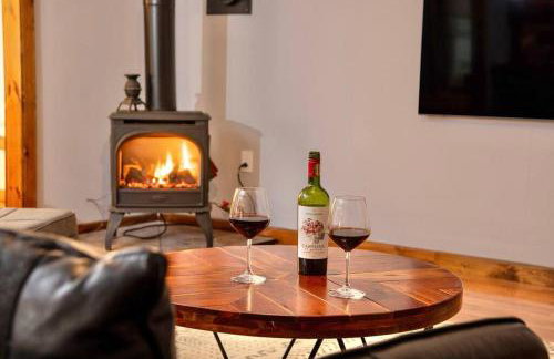 Pet friendly with Fireplace, Near Kasoag Snow Trail - Foto 1